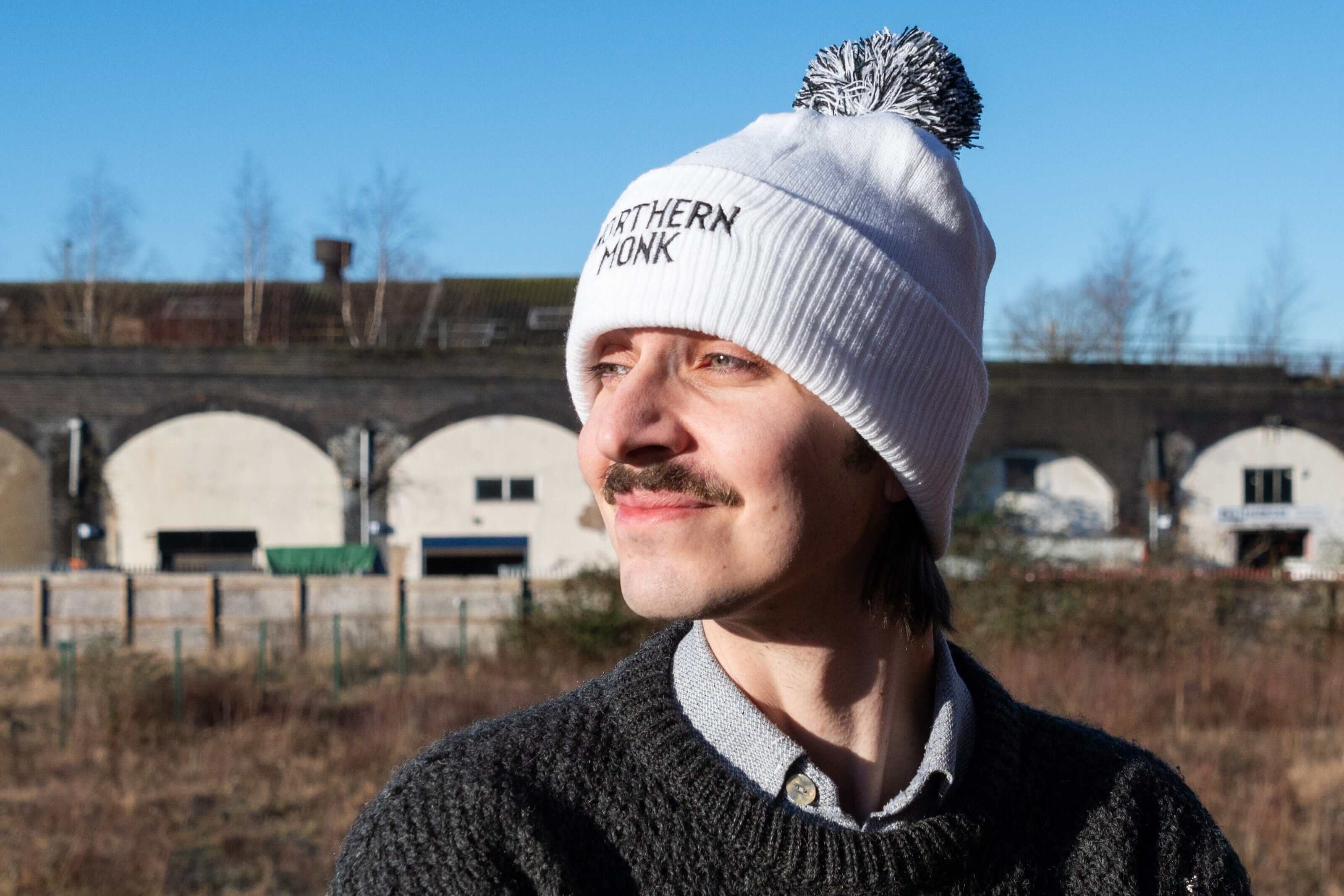 NORTHERN MONK WHITE BOBBLE HAT - Image 3